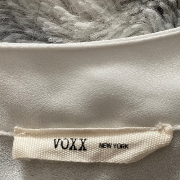 VOXX  New York white blouse, size L - Picture 4 of 5